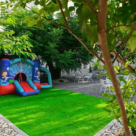 Aparthotel Acta