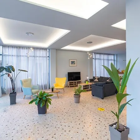 Acta Aparthotel *