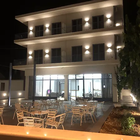 Ξενοδοχείο με διαμερίσματα Acta