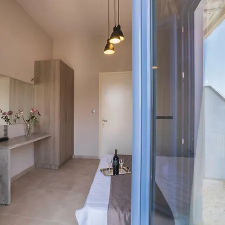 Acta Aparthotel *