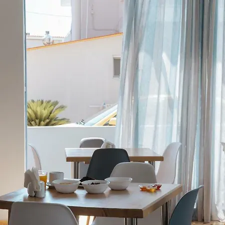 Acta Apartahotel Vivári