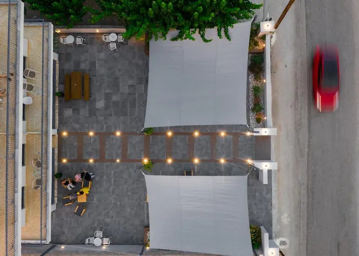 מלון דירות Acta 3*