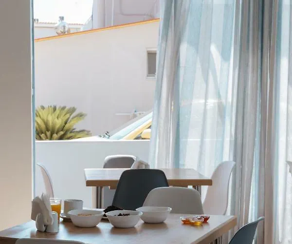 Acta Apartahotel Vivári